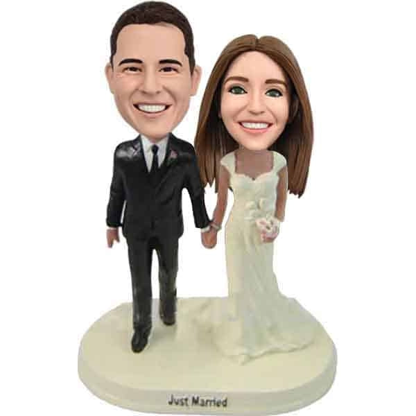 Personalized wedding bobbleheads with bride in Ivory Dress