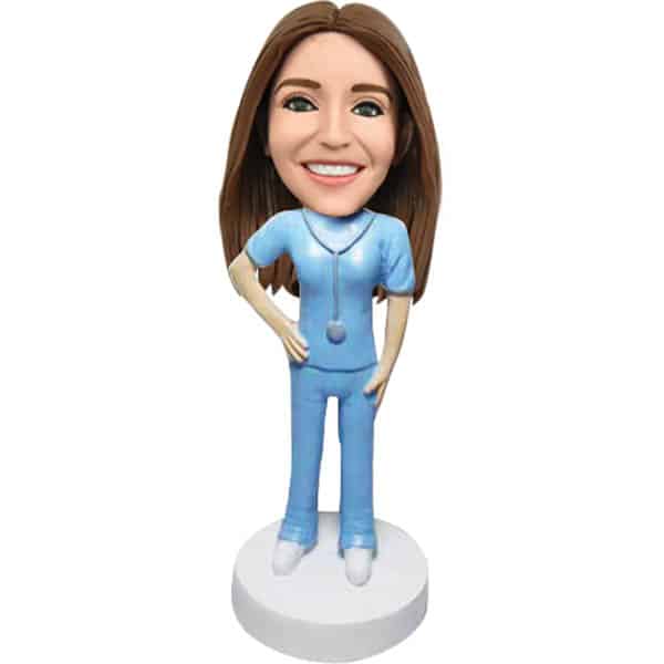 Accoucheuse bobblehead dolls in scrubs