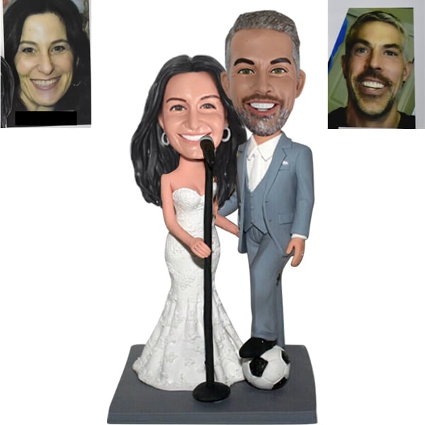 Couple Bobblehead Singing