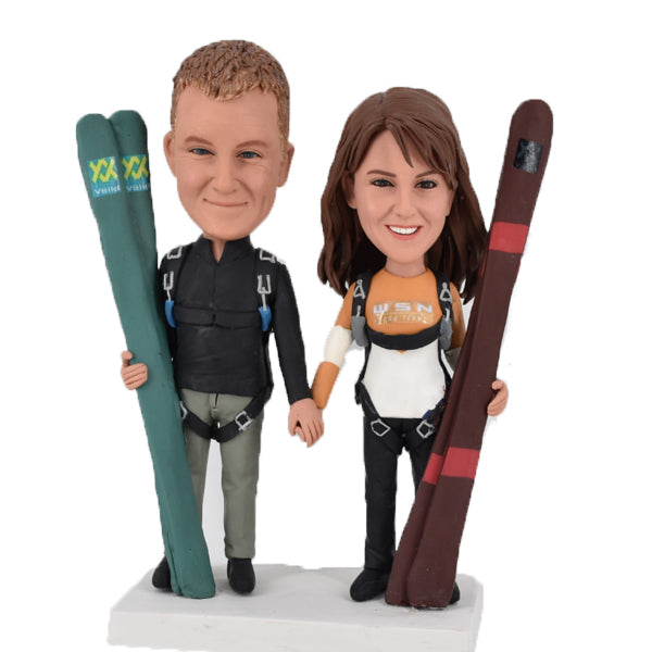Couple skydivers bobbleheads skydiving