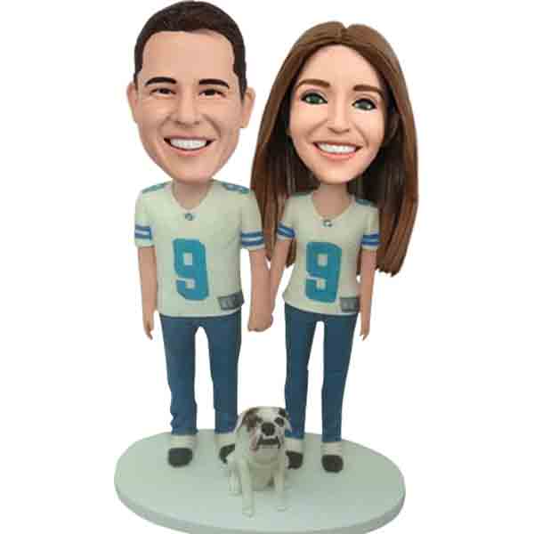 Custom bobbleheads couple for sports fans