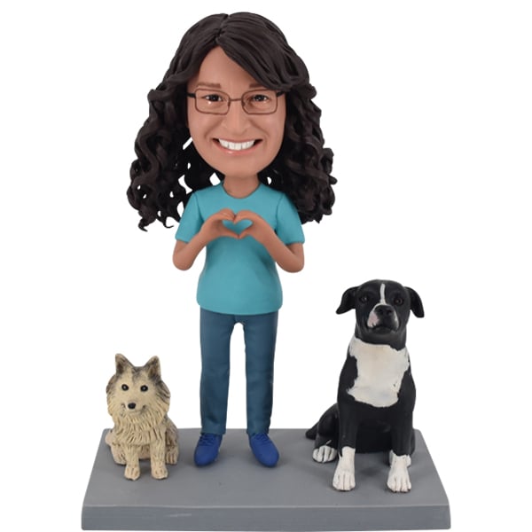 Personalized Bobblehead showing heart with pets