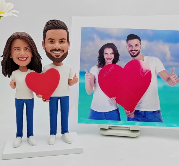 Couple Bobblehead from Photo holding heart