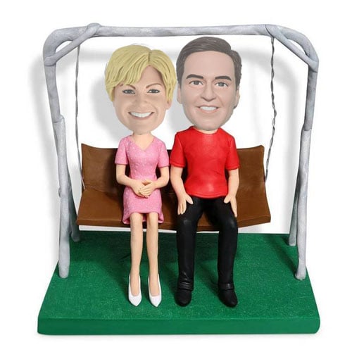Custom swinging bobbleheads couple