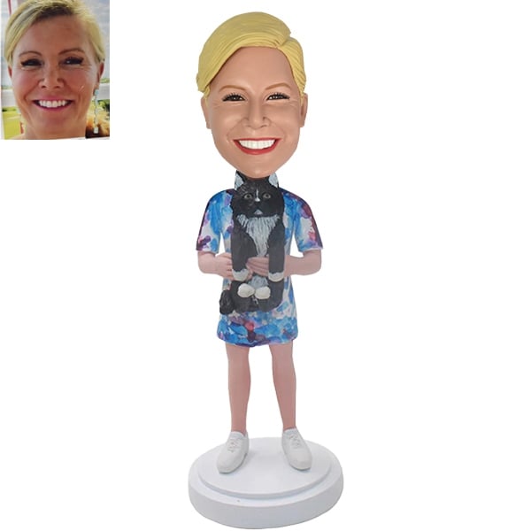 Custom bobblehead holding cat pet