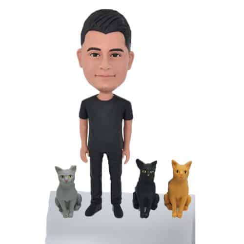 Custom bobbleheads with cats